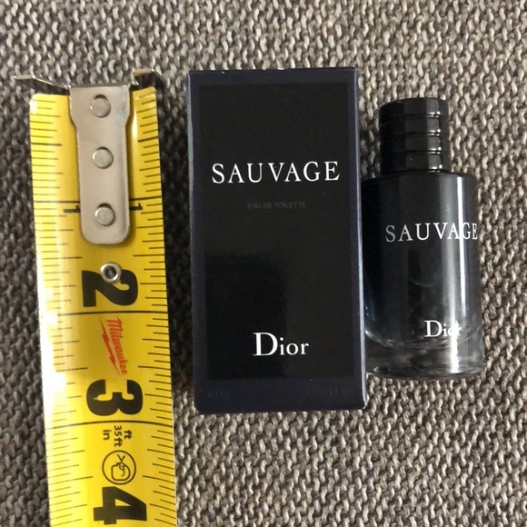 Dior SAUVAGE Travel Size 10 ml 0.34 FL OZ MINIATURE VIP GIFT - Picture 9 of 10